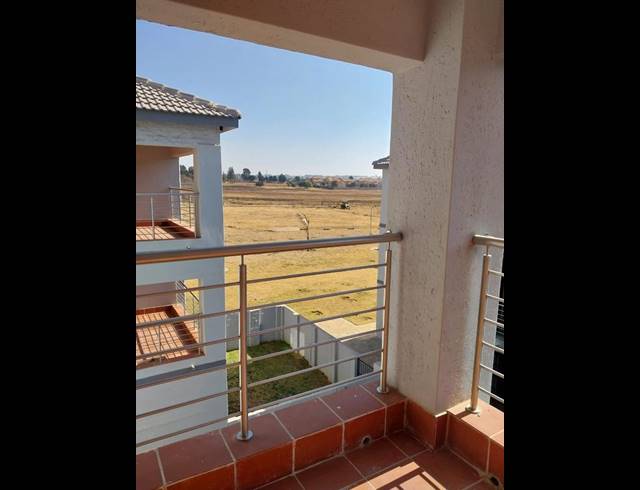 3 BEDROOM APARTMENT FOR SALE IN POMONA